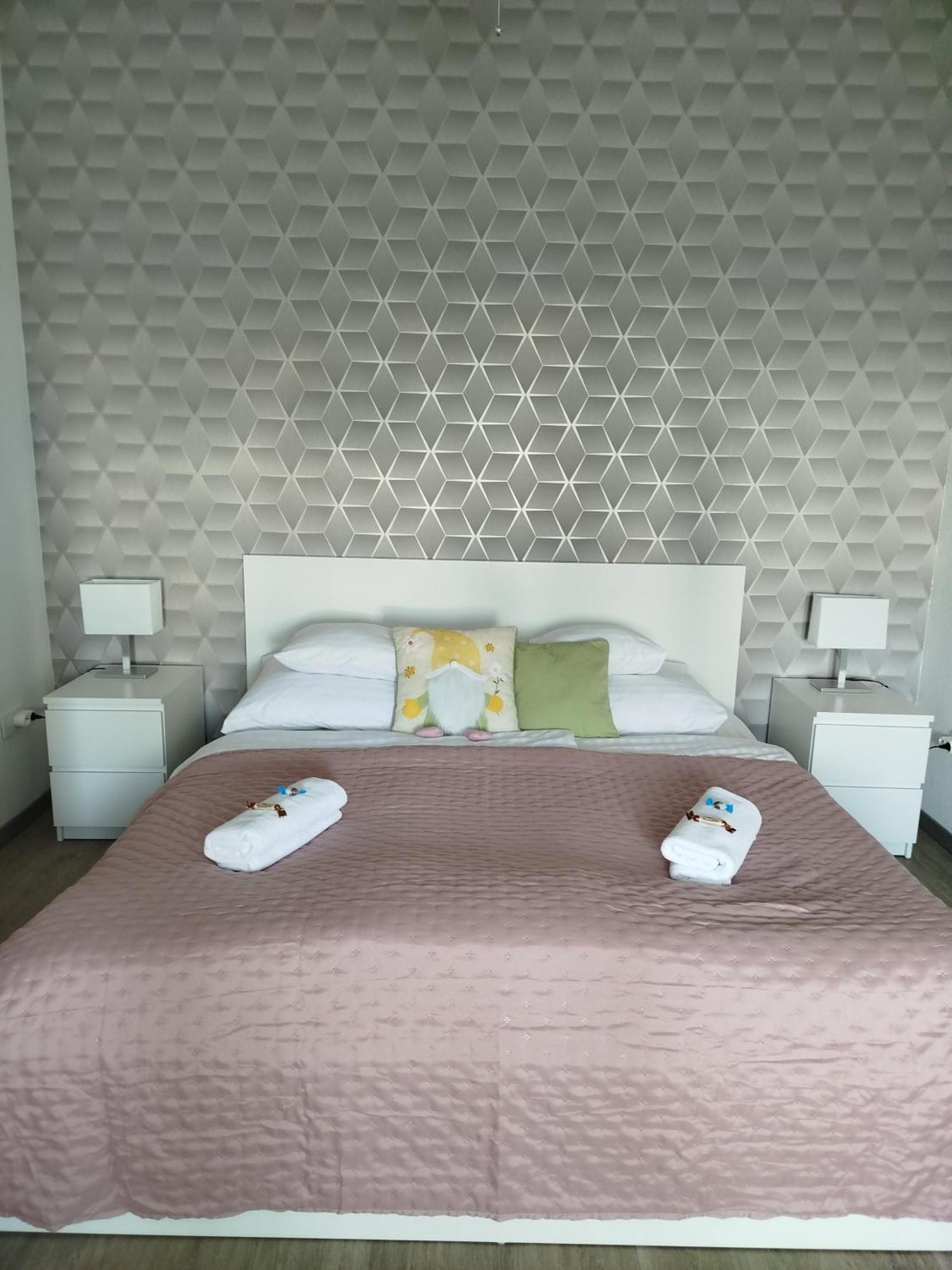 Lady Mabel'S Apartment Near To Arena, Puskas Stadion And City Park, With Guarded Parking Place Будапеща Екстериор снимка